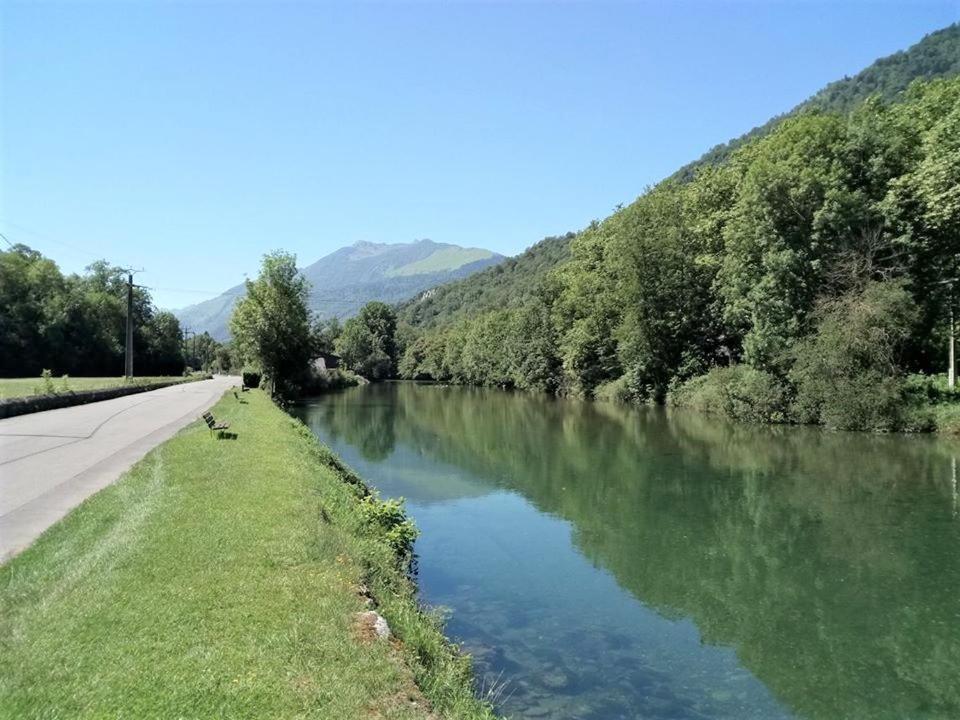 Green Bike Pyrenees Louvie Juzon Exterior photo